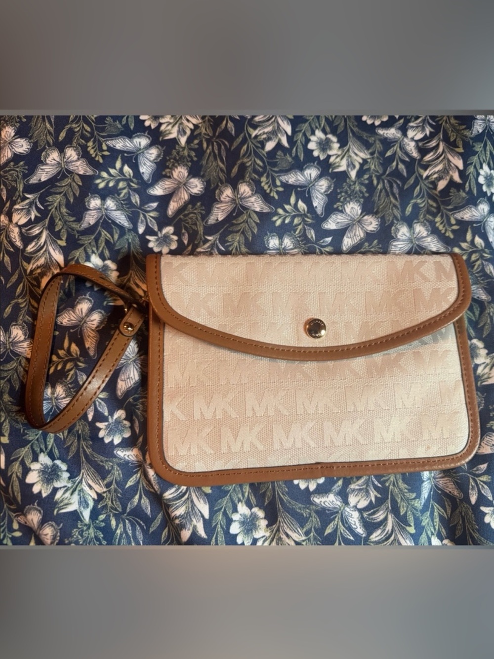 Michael Kors Cream and Brown Wristlet Clutch